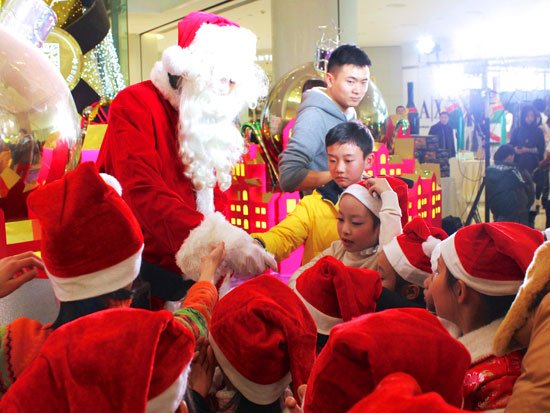 小艺术家齐聚重庆时代广场开圣诞儿童音乐会