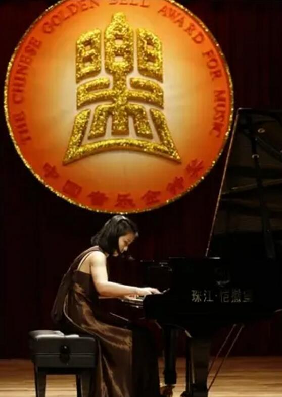 2014恺撒堡钢琴在金钟奖开幕式上大放异彩